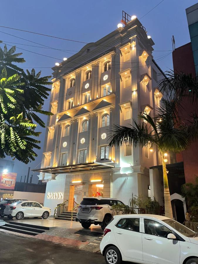 Hotel Sarvin Лакнау Екстериор снимка